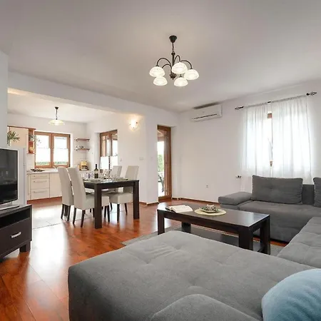 Apartman Nina 1 Apartment Porec