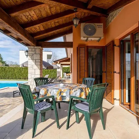 Apartment Apartman Nina 1