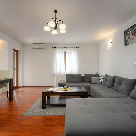 Apartment Apartman Nina 1 Porec