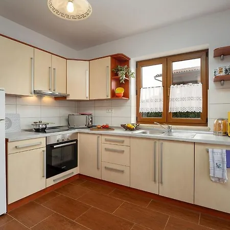 Apartment Apartman Nina 1